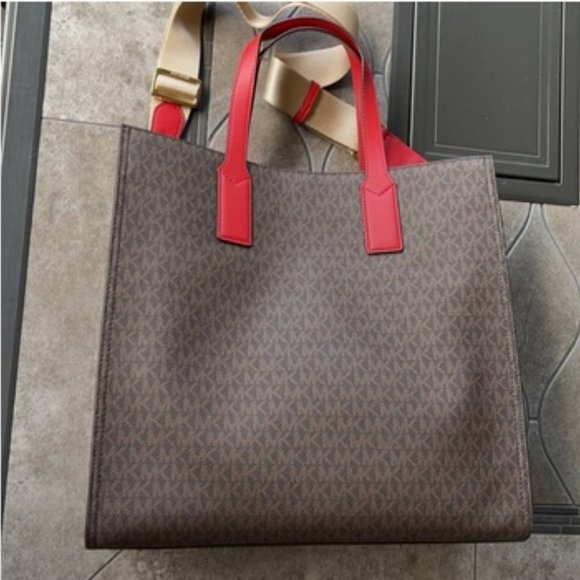 Michael Kors Kenly Large Tote - Picture 2 of 15